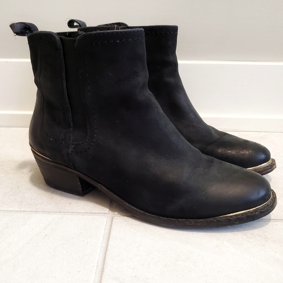 Black booties (6.5) - Picture 2 of 6